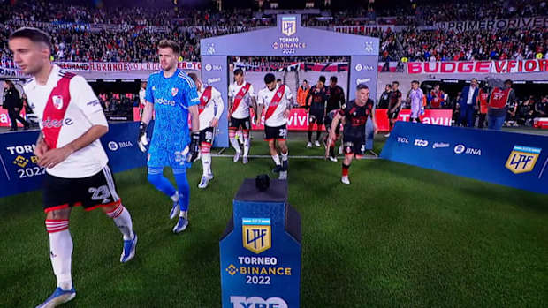 Liga Argentina: River Plate 2-0 Barracas Central